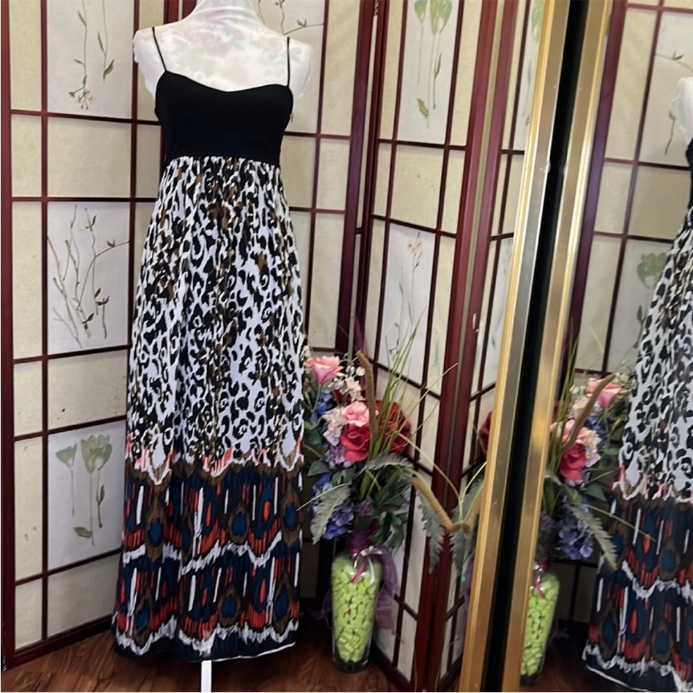 Forever 21 Black and Leopard Print Maxi Dress